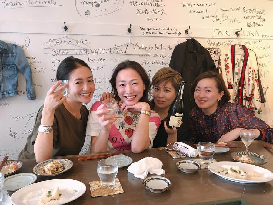 黒沢祐子さんのインスタグラム写真 - (黒沢祐子Instagram)「・ ・ 春は別れと出会いの季節と言うけれど 春分の日の昼下がり  生きとし生けるものは全力で いまを生きよう  1週間前に予約した日から みんなの大切なひとがふたりも天に召され 心のなかで献杯した  うん 見上げた青空と桜のように笑顔でいよう。 ・ ・ #life #live  #食 #urara」3月21日 15時17分 - yukowedding