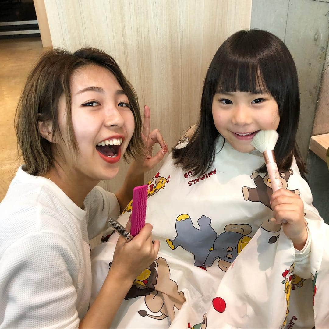 みきママさんのインスタグラム写真 - (みきママInstagram)「美容院に行きました〜😍😍😍. ユーレルムのちさきさん、ありがとうございまーす😭😭😭. 髪の毛がきれいになると気持ちがいい〜🤩🤩🤩. 杏ちゃん「2こきってください。」って、すごいオーダーします😱😱😱. それでもいつも楽しく可愛くしてくれて本当にありがとうございます🙏🙏🙏」3月21日 15時11分 - mikimama_official