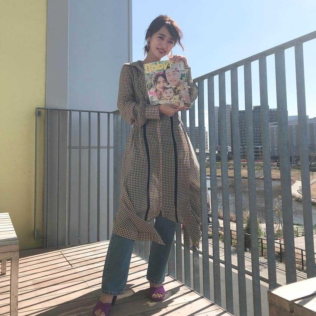 近藤千尋のインスタグラム：「今日は、 @premo.babymo  の 発売イベントで抽選で選ばれた皆様と お会いすることが出来ました💕😍 かわいい子供たちにも癒されて 現場に来ていた娘も 大はしゃぎでした🤣✨笑 来てくださった皆様、 ありがとうございました😚🙏 逆光で暗いですが衣装です❤️🧐 2枚目OMG🤦🏼‍♀️」