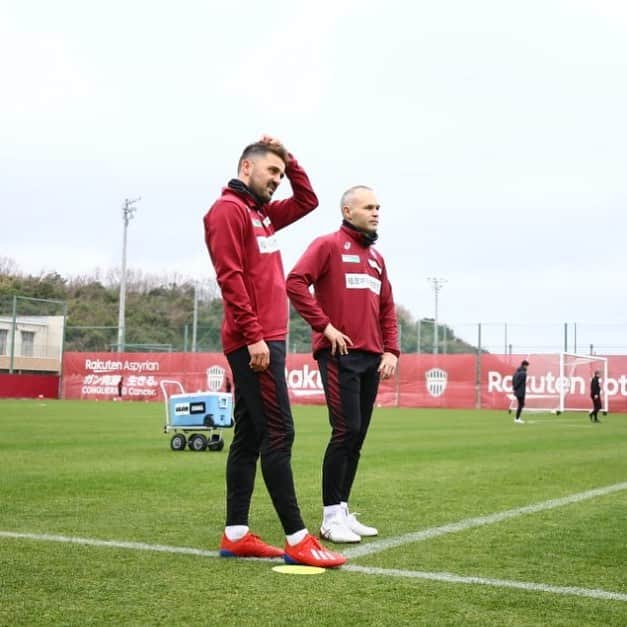 ダビド・ビジャさんのインスタグラム写真 - (ダビド・ビジャInstagram)「⚽️7️⃣👌🏻 @andresiniesta8 @visselkobe_official #visselkobe #jleague #rakuten #japan #teamvos #dv7group」3月21日 15時14分 - davidvilla