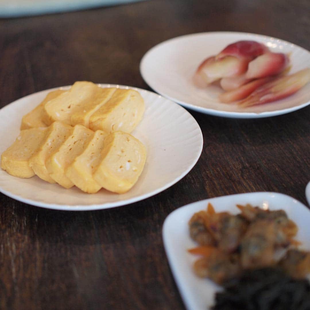 Rocoさんのインスタグラム写真 - (RocoInstagram)「03.21 たまちゃんの @tama.tamaben ワークショップへ。  #弥生むすび三角弁当」3月21日 15時35分 - rororo_roco