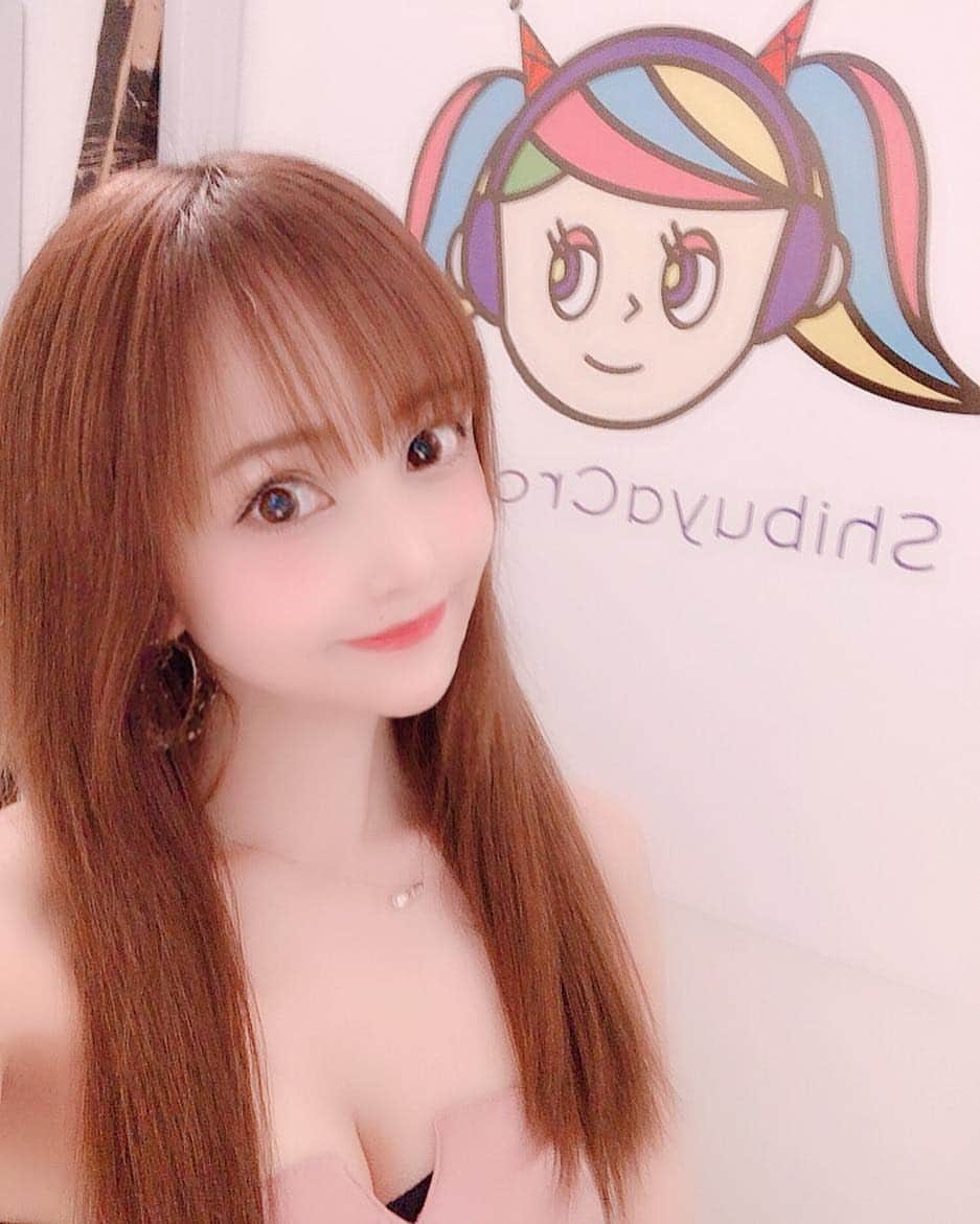 宇佐美あいりさんのインスタグラム写真 - (宇佐美あいりInstagram)「やぽ🐰💓まもなく16時〜 #渋谷クロスFM エンタメジャック IN SHIBUYA始まります♬渋谷にいる方は是非会いに来てねん＊*(ू•ω•ू❁)*＊待ってまちゅ♡  #グラドル自画撮り部#グラドル自撮り部#cute#sexy#エロカワ#グラドル#公開収録#公開#ラジオ#渋谷クロスFM#エンタメジャクinshibuya#SHIBUYA#レギュラー#出演#shibuya#生放送#よろしくお願いします#今年#初日#sexy#섹시#cute#エロ#お姉さん#japanesegirl#followme」3月21日 15時52分 - airi.usami_official