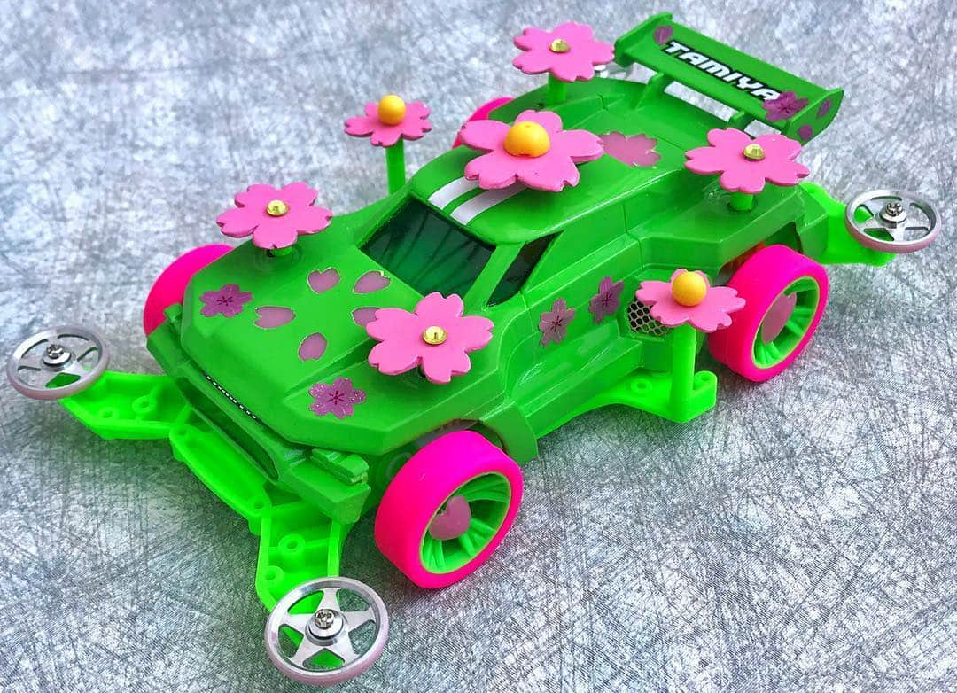 ミニ四駆さんのインスタグラム写真 - (ミニ四駆Instagram)「SPRING has come. 春が来た！😊🌸 🏁 Modified by the customer. The entrant for the Concours d'Elegance.タミヤ公認 ミニ四駆競技会 コンクールデレガンスより。#mini4wd #tamiyamini4wd #ミニ四駆」3月21日 15時56分 - tamiya_mini4wd