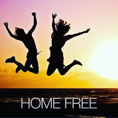 のインスタグラム：「大変なことを乗り越えて、ひと段落… あとは成功間違いなし😁🙌‼️という時に使える#イディオム が”home free”🏡 例えばこんな風に使います… “Once I take my biology exam, I’ll be home free! This is my hardest subject.” 「生物のテストがおわったら、うまくいったも同然だよ！生物は(私にとって)一番難しい科目なんだ。」 一生懸命頑張ったあと、自信を持って”home free” = うまくいったも同然！と言いたいですね💪🏼🔥 . #us #usa #america #english #idioms #studyabroad #home #exam #test #sky #beach #sunset #jump #communication #アメリカ #海外生活 #留学 #英語 #勉強 #テスト #試験 #空 #夕日 #自由 #ジャンプ #英会話」