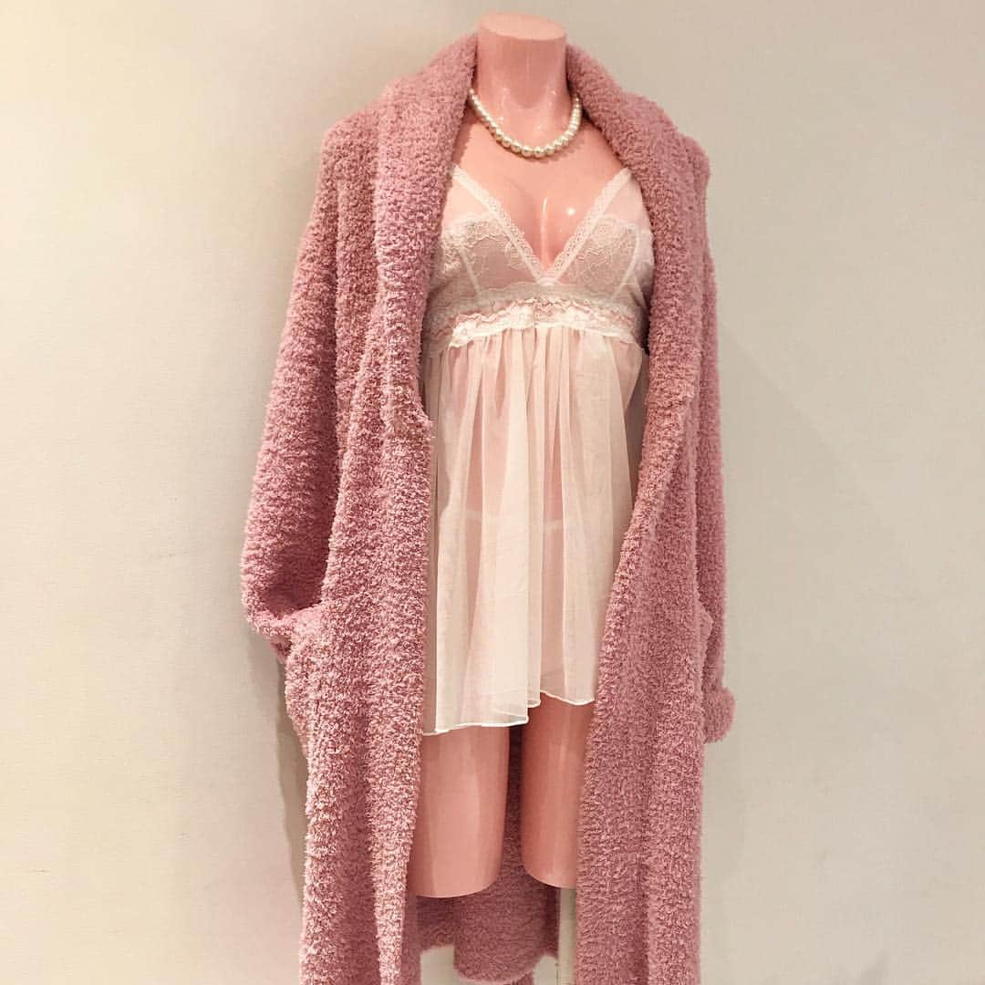Ravijour札幌4丁目プラザ店のインスタグラム：「#onsale  透け感と軽さが可愛らしいベビードールセット💓  詳しくはブログ更新したので、 そちらをチェックして下さいね😉 TOPのURLから飛べます！！ -  #RAVIJOUR #ravijourstaff  #ravijourofficial  #ラヴィジュール #ランジェリー #ベビードール #ルームウェア #ガウン #札幌 #大通 #4プラ #４丁目プラザ」
