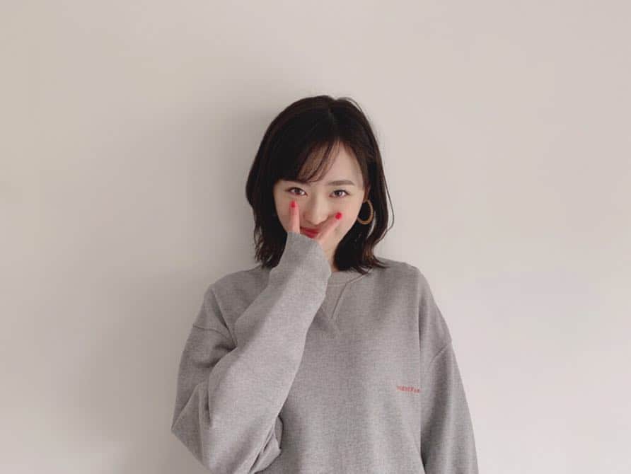 福原遥さんのインスタグラム写真 - (福原遥Instagram)「. 現在発売中の #mina 5月号☺︎ カジュアルで素敵な写真をたくさん撮って頂きました✨ 是非見てください！ #君スピ」3月21日 16時38分 - haruka.f.official