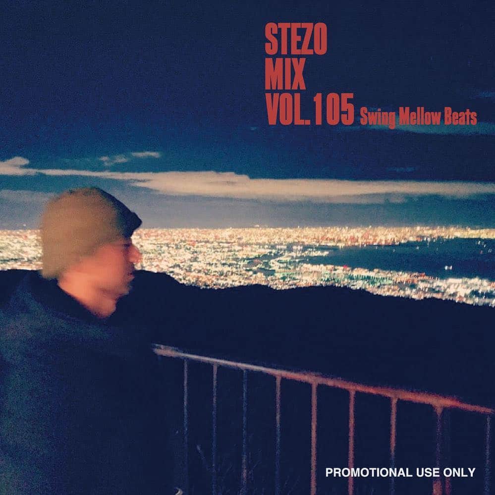 のインスタグラム：「[新作リリース]Stezo Mix Vol.105 -Swing Mellow Beats- STEZO氏による人気シリーズSTEZO MIXの新タイトルvol.105がリリースとなっています。 今作からジャケットがお馴染みのデザインから一新されました。 STEZO MIXが購入出来るのはダンコレだけですお見逃しなく‼︎ オンラインストアでも絶賛発売中です。 http://shop.dancers-c.com/?pid=141377179  #ダンサーズコレクション #ダンコレ #dancerscollection #stezo #stezomix」