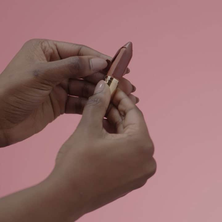 ラッシュのインスタグラム：「If naked lipsticks have caught your eye, and you’re on the hunt for packaging that won’t end up in landfill, this plastic-free, vintage style refillable lipstick case is for you. The perfect eco-friendly addition to any makeup bag. Swipe through to meet your newest cosmetics companion. #LushMakeup #LushCosmetics」