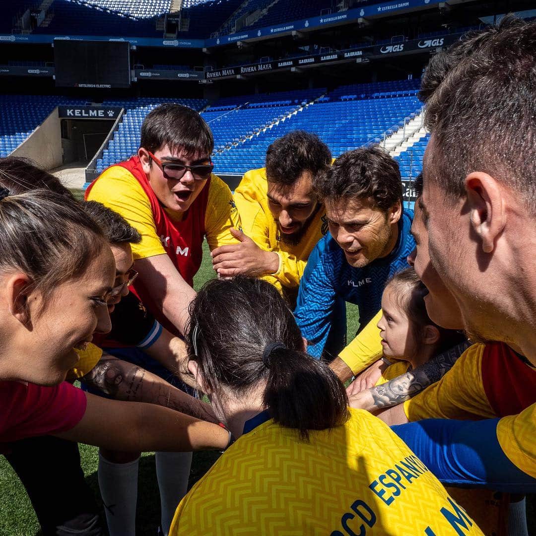 RCDエスパニョールさんのインスタグラム写真 - (RCDエスパニョールInstagram)「L'Espanyol de Barcelona se suma al Dia Mundial de la Síndrome de Down! ☺💙 “En el joc de la inclusió, guanyem tots", fantàstic matí a l’RCDE Stadium! N’hem gaudit molt! - ¡El Espanyol de Barcelona se suma al Día Mundial del Síndrome de Down! ☺💙 ¡“En el juego de la inclusión, ganamos todos", fantástica mañana en el RCDE Stadium! ¡Hemos disfrutado muchísimo! - #RCDE | #Volem | #EspanyoldeBarcelona | #DiaMundialdelSíndromedeDown | #WorldDownSyndromeDay」3月22日 2時19分 - rcdespanyol