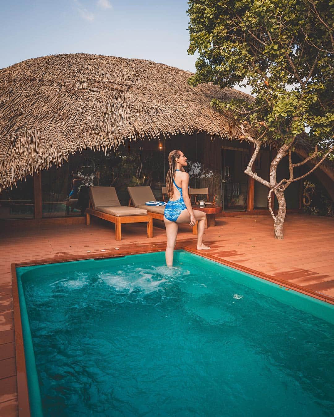 クリスタル・ハリスさんのインスタグラム写真 - (クリスタル・ハリスInstagram)「Enjoying my little hut in the jungle 🌿⁣ ⁣ #ugaescapes #hutlife #srilanka #timetoescape #chenahuts #travelmore #travellife #beachvibes #srilankajungle #beautifuldestinations #luxurytravel #yala #yalanationalpark #bestresortinsrilanka #travelbook #travelblogger #potd #ootd #safari #crystalhefner #sustainability #dreamy #beachhut #beachlife #safari #traveler #dreamdestination」3月22日 2時36分 - crystalhefner