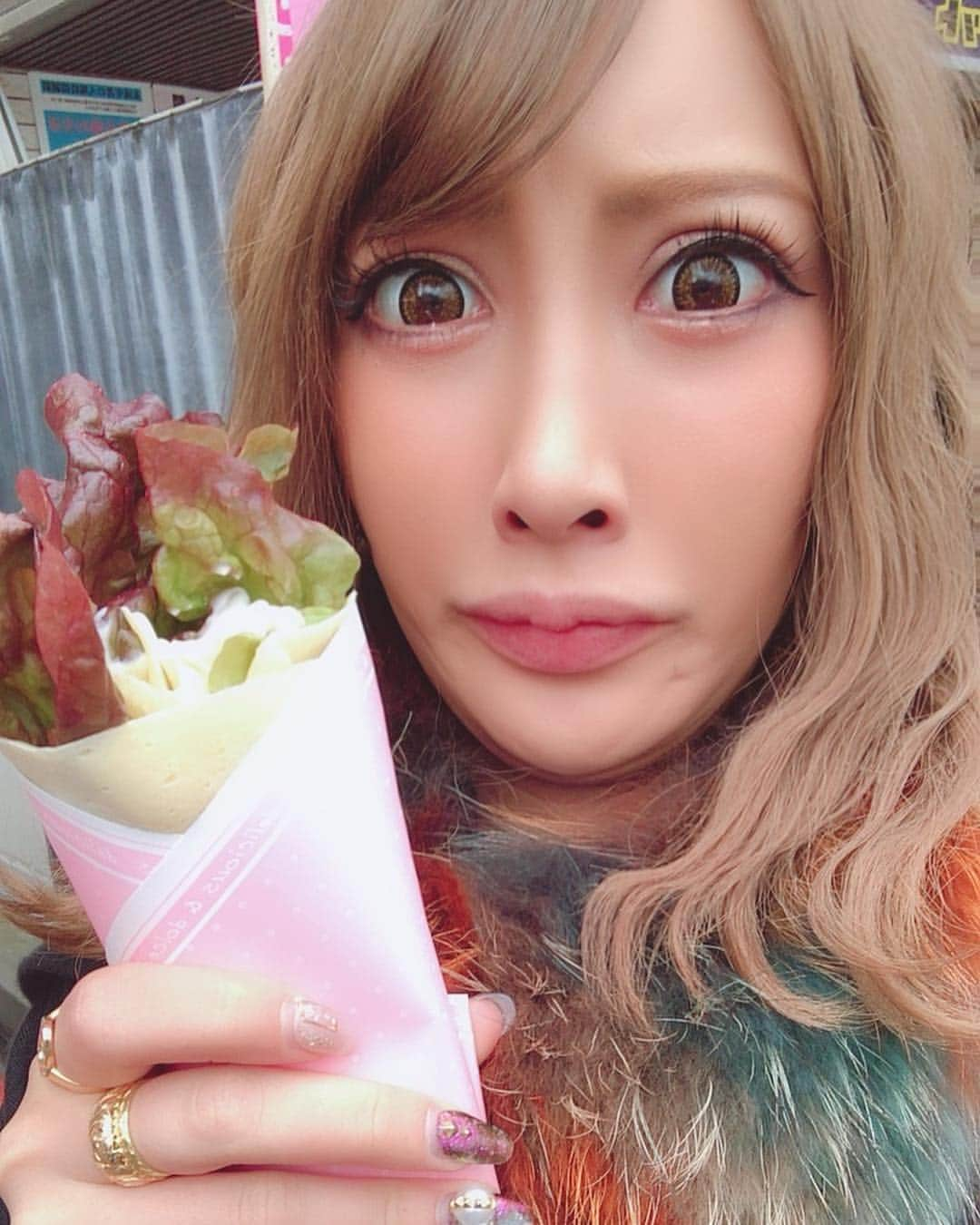 AIKAさんのインスタグラム写真 - (AIKAInstagram)「本日は買取りMAXなんば&日本橋店様来てくれたみんなありがとう❤ 来てくれた方のリブ全部みたよ✨ どれも嬉しい😍 大阪楽しすぎるわやっぱ 全員大好き😚  また行けるよう頑張るね🎶  プレゼントも沢山ありがとう！ 明日載せます✨  無事いまいまが手伝ってくれてトレカサイン書きとプリ撮るのも終えて寝れます😪💤 おやちゅみ❤  #aika #イベント #サイン会 #大阪 #買取りまっくす #買取りまっくすなんば店 #買取りまっくす日本橋店 #luisvuitton」3月22日 2時43分 - aika_honmono