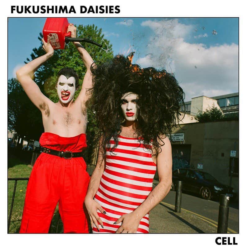 Dark Wavesさんのインスタグラム写真 - (Dark WavesInstagram)「My dudes @fukushimadaisies just put out their first song called Cell. We wrote it together in a windowless practice space in echo park a few months ago. Streaming everywhere now 🤙🏻」3月22日 2時46分 - dark_waves