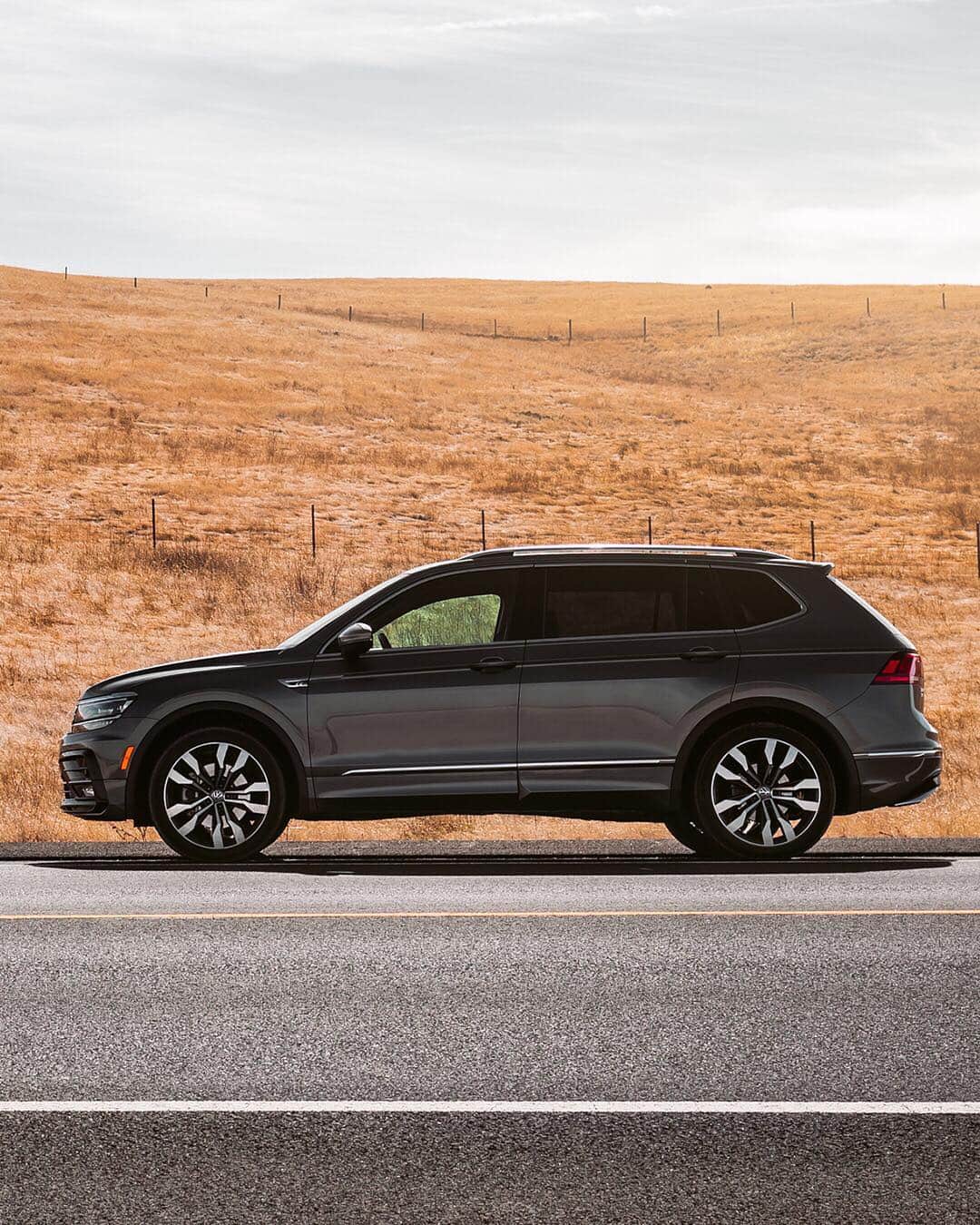 Volkswagen USAさんのインスタグラム写真 - (Volkswagen USAInstagram)「Some things will never be out of season. #Tiguan」3月22日 2時54分 - vw