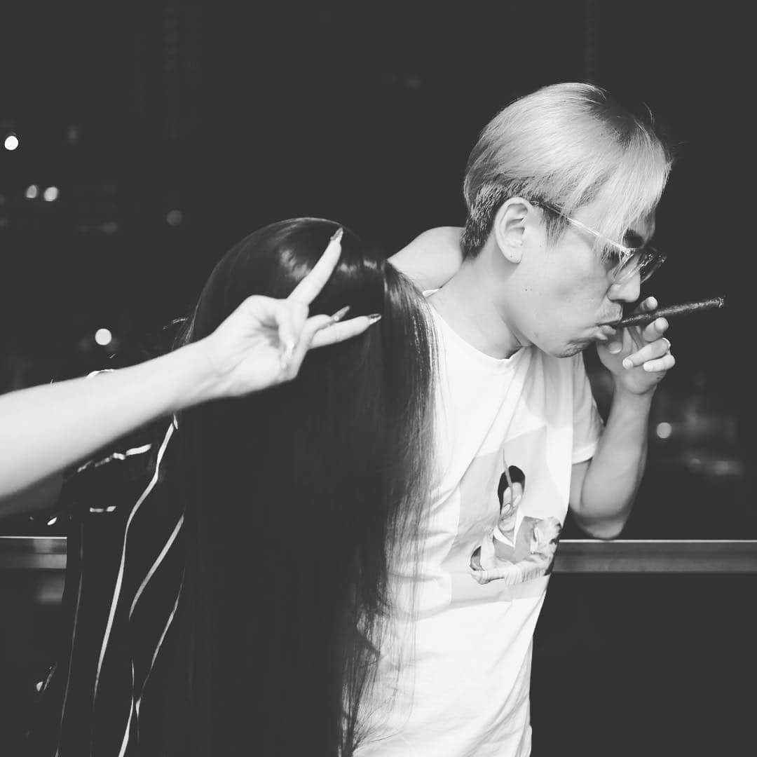 のインスタグラム：「鬼一只，夜小燕。 #데일리 #데이트 #블로그 #모델  #singapore#럽스타그램 #얼짱 #패션 #인스타그램 #오오티디 #촬영 #kfashion #watchaddict #koreanfashion #ulzzang #더위사냥 #송도 #센트럴파크 #맞팔 #맞팔은댓글 #선팔환영 #선팔맞팔 #맞팔선팔#likeforlikes #liketofollow #followtofollow #followback #xs」