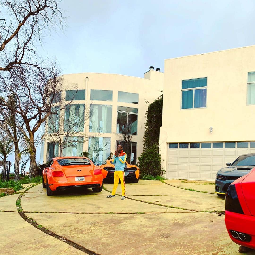 ソウルジャ・ボーイ・テレムさんのインスタグラム写真 - (ソウルジャ・ボーイ・テレムInstagram)「5 million dollar mansion. 325,000 mclaren 250,000 Bentley gt, bmw 40k Maserati 80k 2019 Daytona charger 50k. Blessed 🍊🧡🙏🏾🔥🥵」3月22日 3時10分 - souljaboy