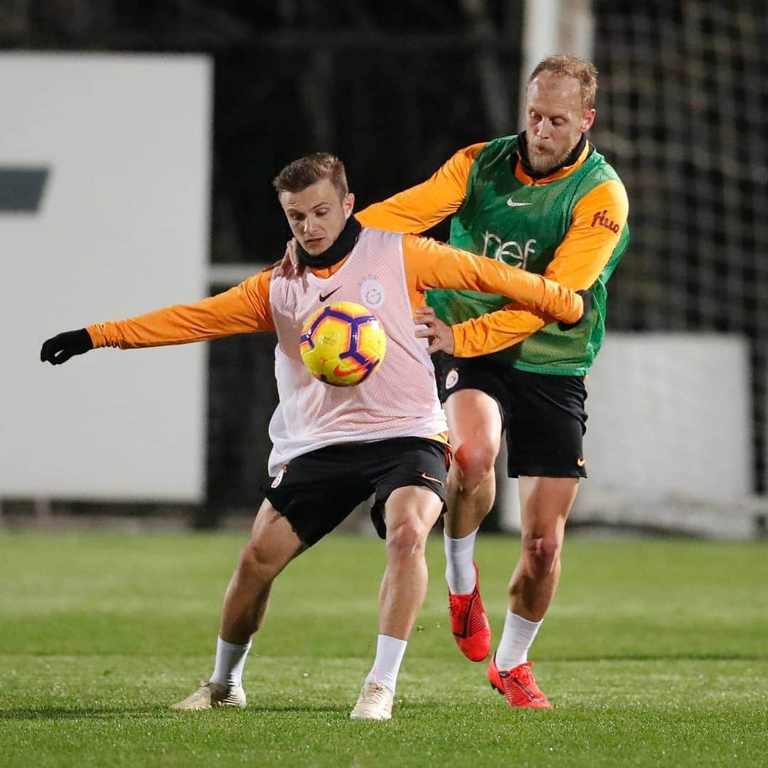 ガラタサライSKさんのインスタグラム写真 - (ガラタサライSKInstagram)「Futbol Takımımız, 2018-2019 Sezonu Ziraat Türkiye Kupası yarı finalinde Yeni Malatyaspor ile oynayacağı ilk maçın hazırlıklarına bu akşam yaptığı antrenmanla başladı.」3月22日 3時21分 - galatasaray