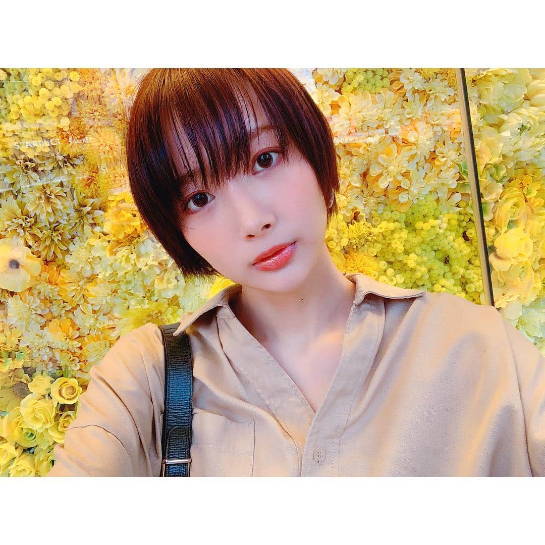 岡田紗佳さんのインスタグラム写真 - (岡田紗佳Instagram)「春の陽気🌸 桜も咲いてた！ 明日はいよいよCSテレ朝よる１０時〜 #てんパイクイーン 決勝だよー！ わーい！」3月21日 18時47分 - sayaka_okada