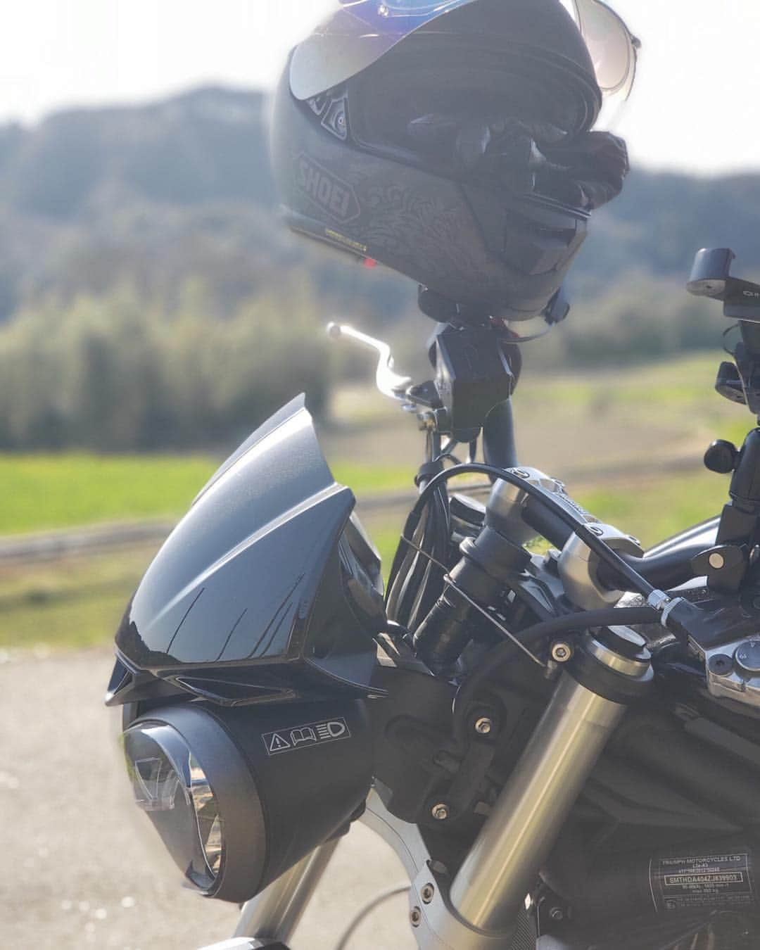 CAMIRAさんのインスタグラム写真 - (CAMIRAInstagram)「ストリートトリプルS🏍 来週には桜咲いてるかな？🌸 楽しみ🥰🥰 #bike#bikegirl#motocycle#bikelife#streettriple#motorcycle#motorcycle_moment#motorcyclegirl#bike_japan#トライアンフ#オートバイ#バイク女子#バイク#バイクのある風景#バイクのある生活#バイクが好きだ#ストリートトリプル#千葉#山#ツーリング#花#桜」3月21日 18時57分 - camila.528