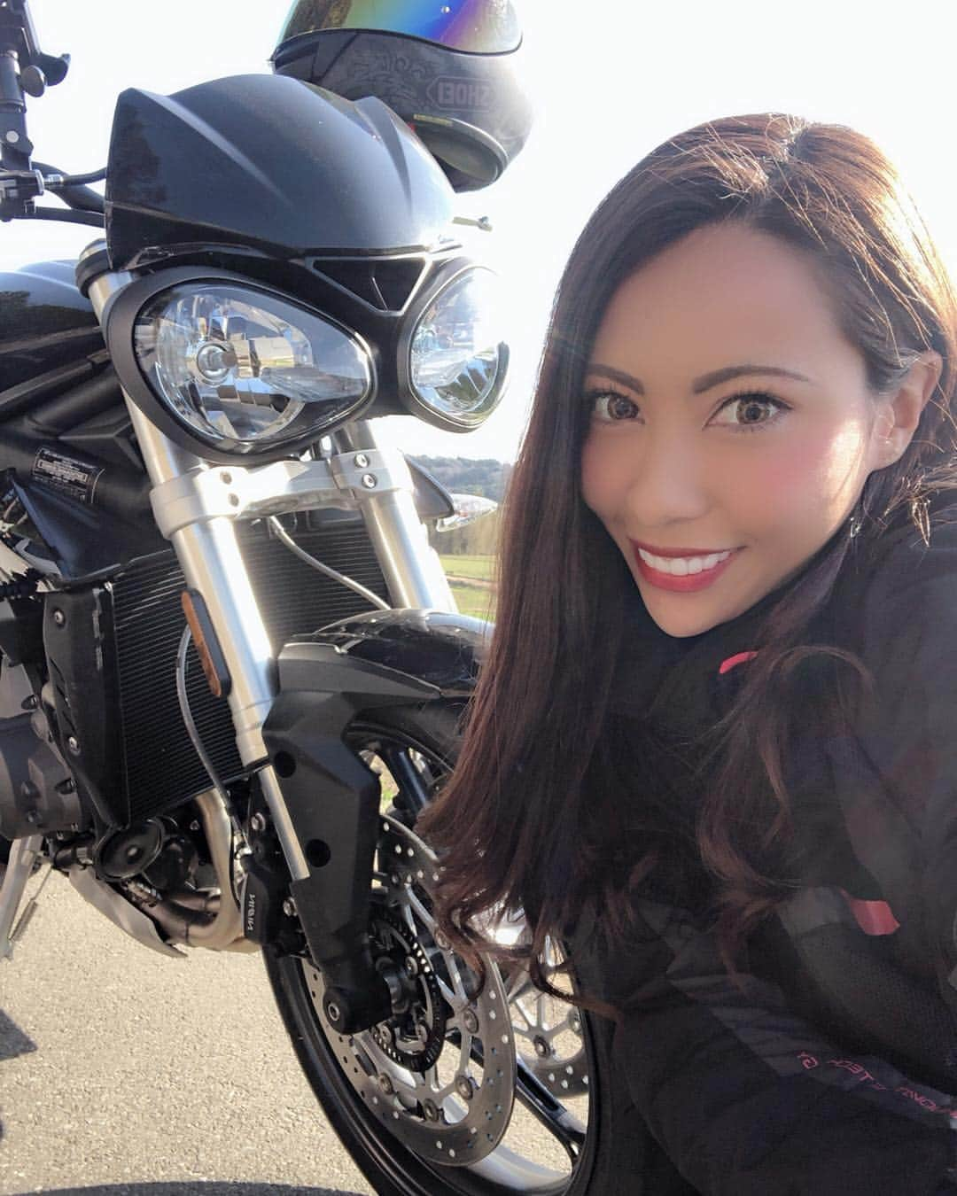 CAMIRAさんのインスタグラム写真 - (CAMIRAInstagram)「ストリートトリプルS🏍 来週には桜咲いてるかな？🌸 楽しみ🥰🥰 #bike#bikegirl#motocycle#bikelife#streettriple#motorcycle#motorcycle_moment#motorcyclegirl#bike_japan#トライアンフ#オートバイ#バイク女子#バイク#バイクのある風景#バイクのある生活#バイクが好きだ#ストリートトリプル#千葉#山#ツーリング#花#桜」3月21日 18時57分 - camila.528