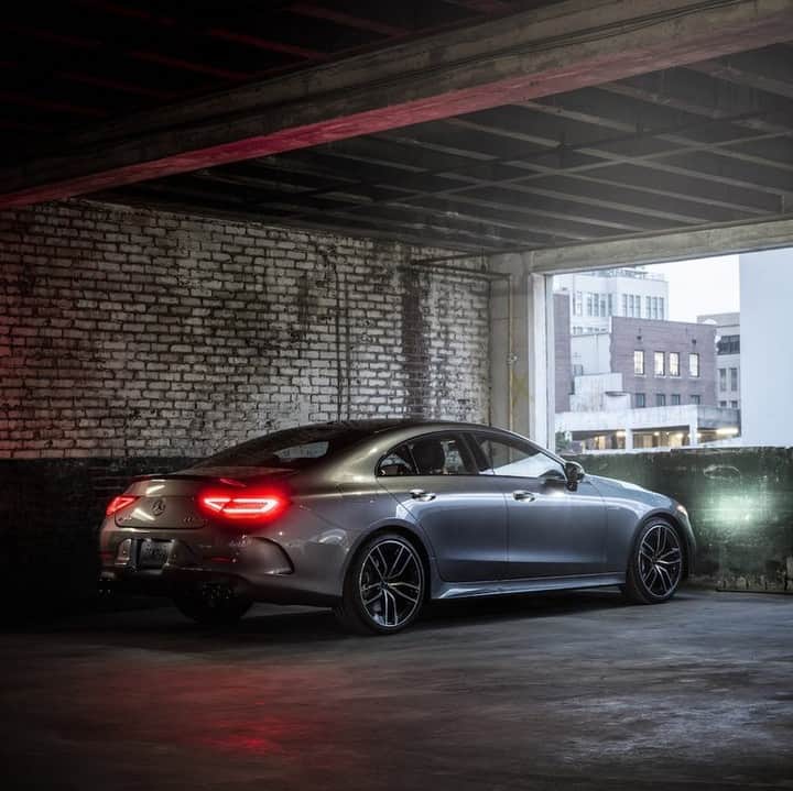 Mercedes AMGさんのインスタグラム写真 - (Mercedes AMGInstagram)「[Fuel consumption combined: 8.9-8.7 l/100km | CO2 emissions combined: 203-200 g/km]  The Mercedes-AMG CLS 53 4MATIC+ Coupé has no shortage of striking features - the new oval twin-tailpipe trim elements and striking spoiler lip are hallmark features of this new model.  #MBphotopass: @theAutofocus via @MercedesBenzUSA  #MercedesAMG #CLS #DrivingPerformance」3月21日 19時00分 - mercedesamg