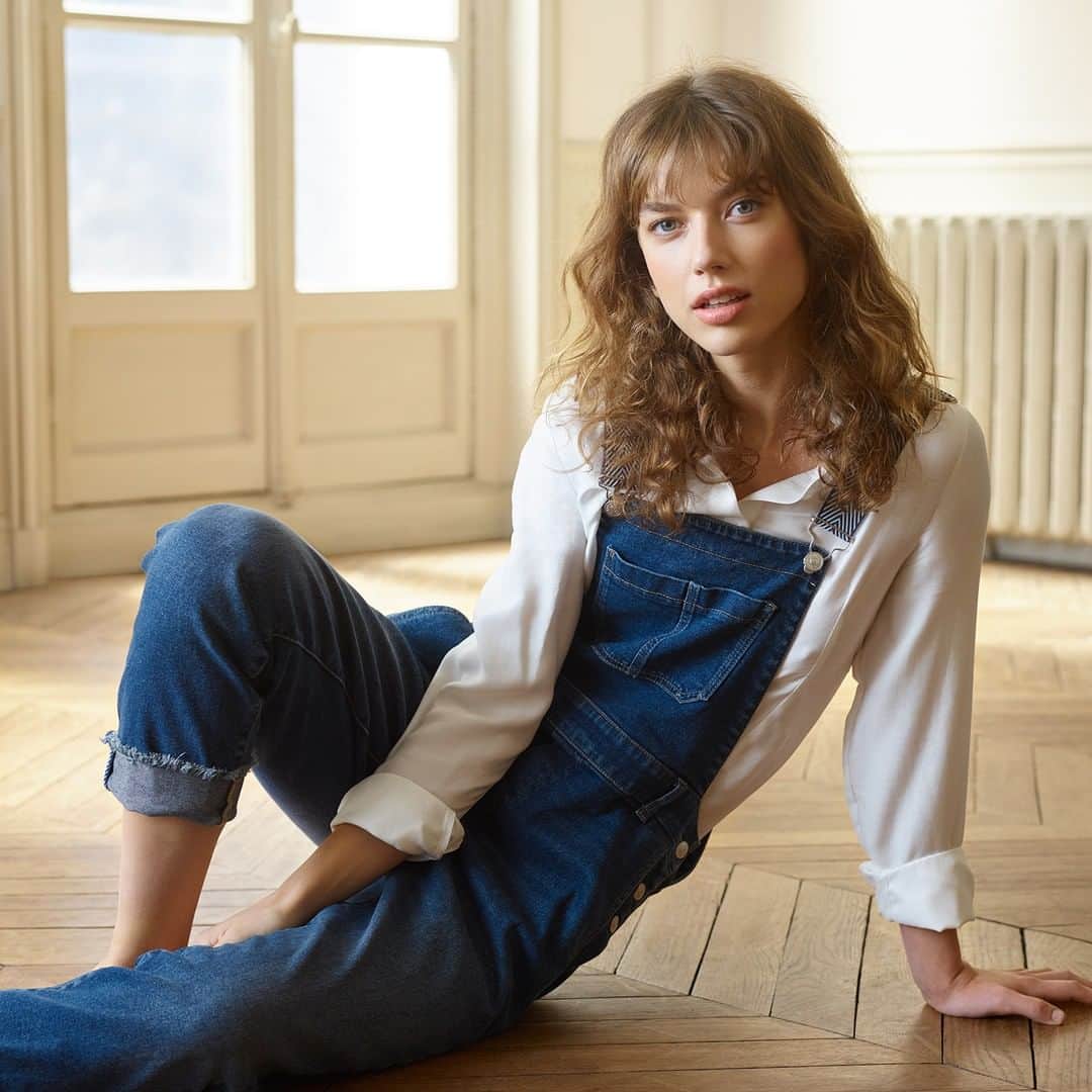 クーカイのインスタグラム：「Denim look pour un jeudi décontracté et mode ! . . . #kookaiette #fashion #outfit #denim」