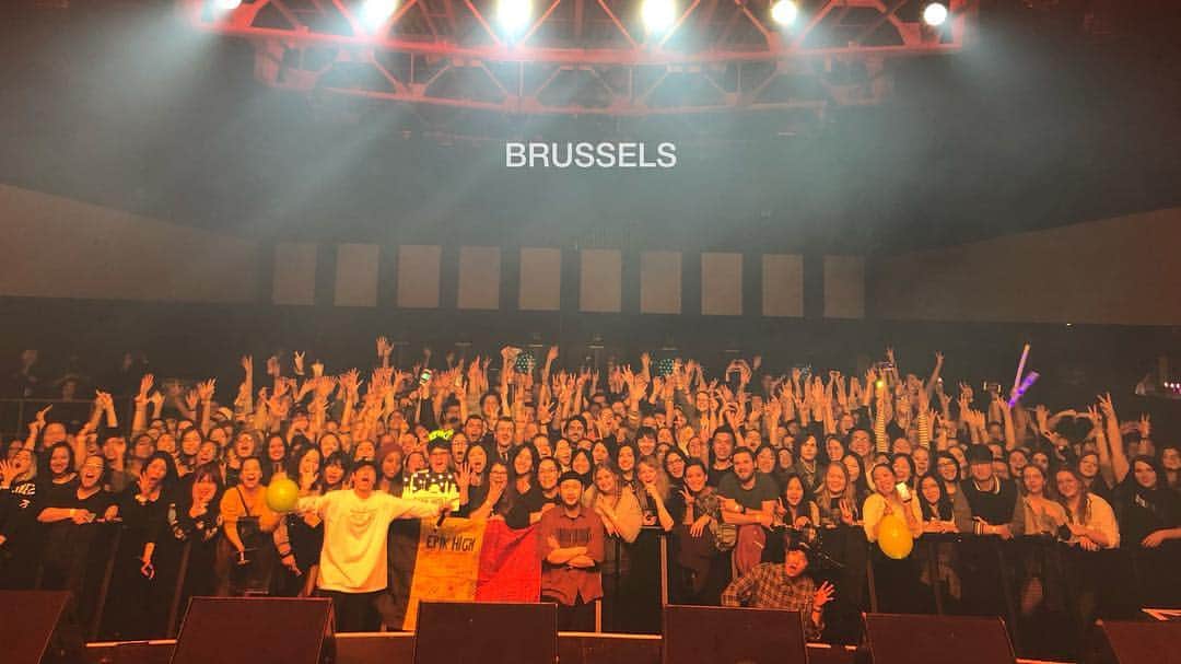 TABLO さんのインスタグラム写真 - (TABLO Instagram)「ATTENTION: everyone that was a part of this beautiful tour! Our European tour is over but the sweet memories have just begun~ we were truly sleepless in Europe. Thank you!!! #epikhigh2019tour #epikhigh #에픽하이」3月21日 19時02分 - blobyblo