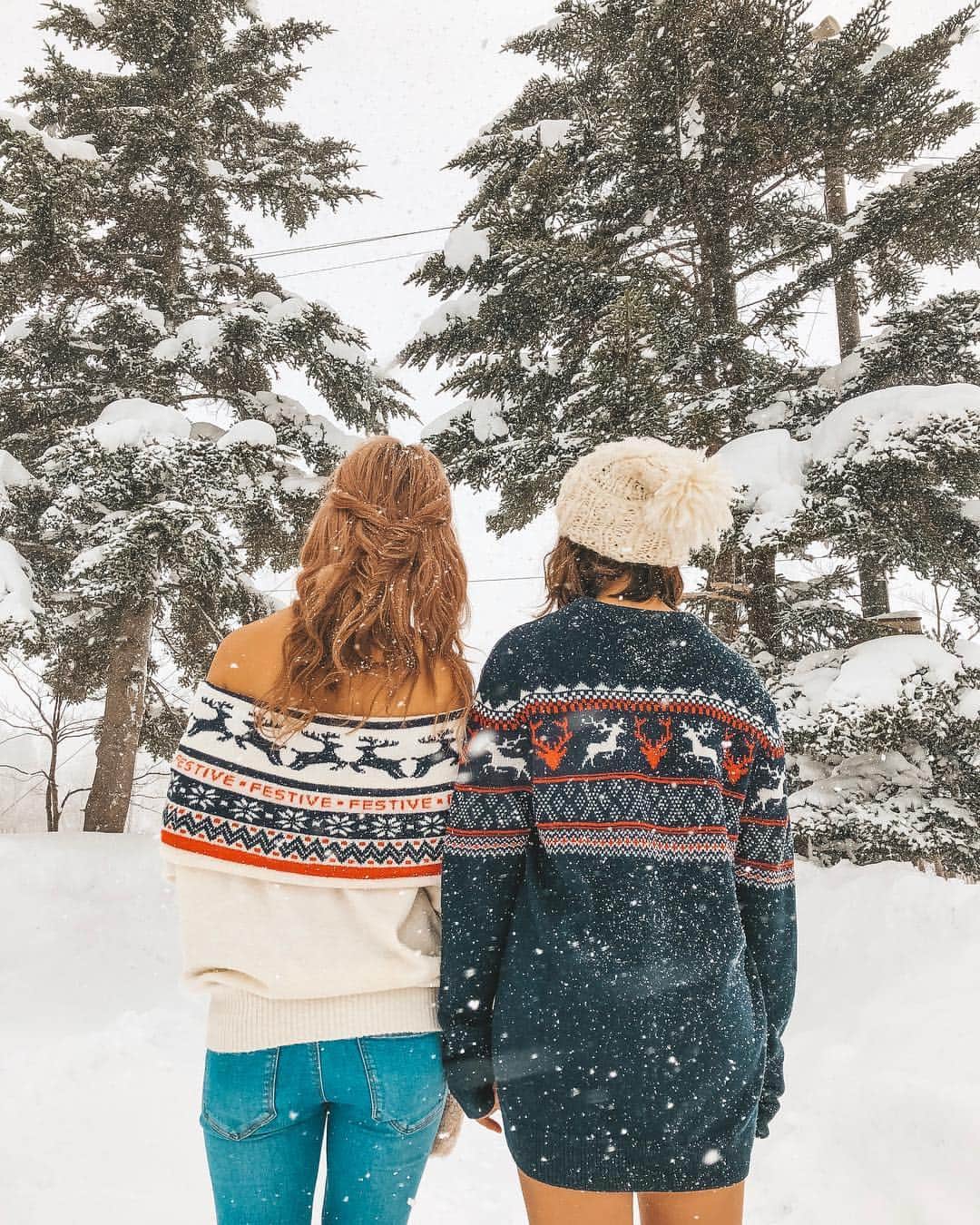 のインスタグラム：「ㅤㅤㅤㅤㅤㅤㅤㅤㅤㅤㅤㅤㅤ Winter Wonder Land⛸❄️ ㅤㅤㅤㅤㅤㅤㅤㅤㅤㅤㅤㅤㅤ 加工じゃなくて本物の雪が 降ってるの❤️ ㅤㅤㅤㅤㅤㅤㅤㅤㅤㅤㅤㅤㅤ ノルディック柄セーターさん🦌 ㅤㅤㅤㅤㅤㅤㅤㅤㅤㅤㅤㅤㅤ ㅤㅤㅤㅤㅤㅤㅤㅤㅤㅤㅤㅤㅤ ――――――――――――― ㅤㅤㅤㅤㅤㅤㅤㅤㅤㅤㅤㅤㅤ 🗺 #日本 #japan #新潟 #nigata  ㅤㅤㅤㅤㅤㅤㅤㅤㅤㅤㅤㅤㅤ 📍#苗場スキー場  #naeba ㅤㅤㅤㅤㅤㅤㅤㅤㅤㅤㅤㅤㅤ ―――――――――――――」