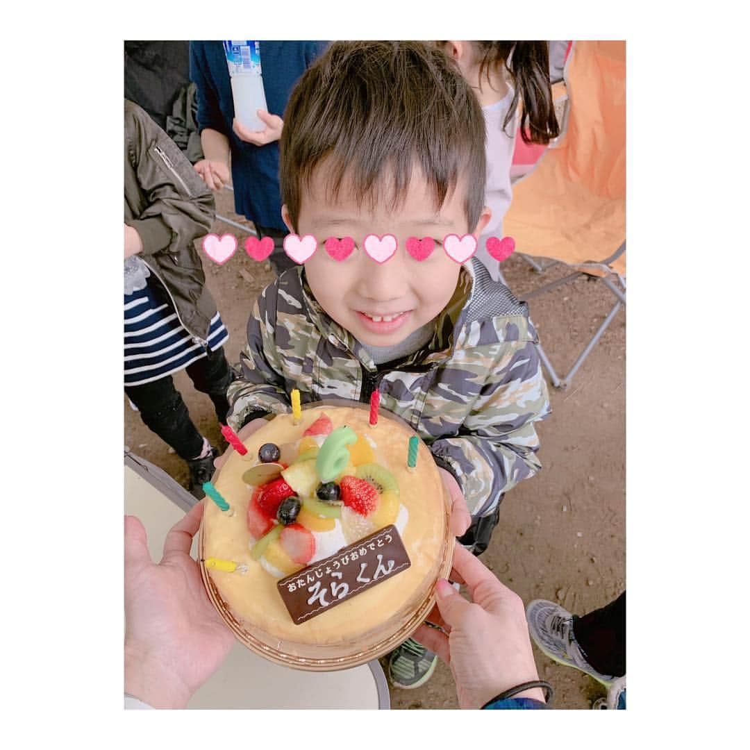 辻希美さんのインスタグラム写真 - (辻希美Instagram)「今日は保育園のみんなとBBQ🍖で、昊空のお誕生日のお祝いをしてくれました👶💕💕✨" #昊空 #６歳 #birthday #お昼 は#bbq  #お誕生日のお祝いしてくれました #素敵な友達 #素敵な先生方 #素敵なお母さんお父さん達 #もう感謝しかないです #ありがとうございました #❤️」3月21日 19時10分 - tsujinozomi_official