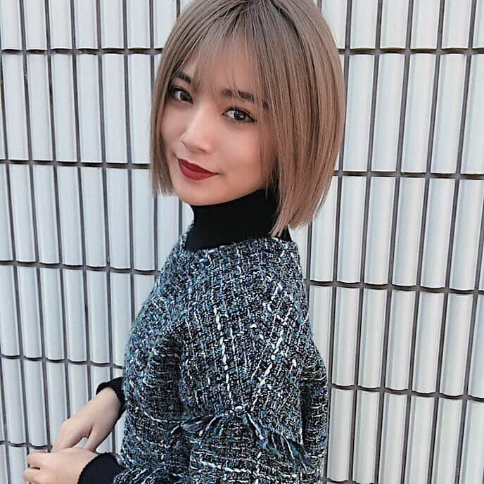 浪花ほのかのインスタグラム：「、 、  前髪チョキチョキしました  いつもの安定の担当(@lapis.kouki ) いつもありがたチョキチョキです。 かきあげから離れることは私には無理なので2ウェイにしました。  #前髪 #カット #2wayバング #2way #シースルーバング #パッツン #Lapis #ボブ #ショートカット」