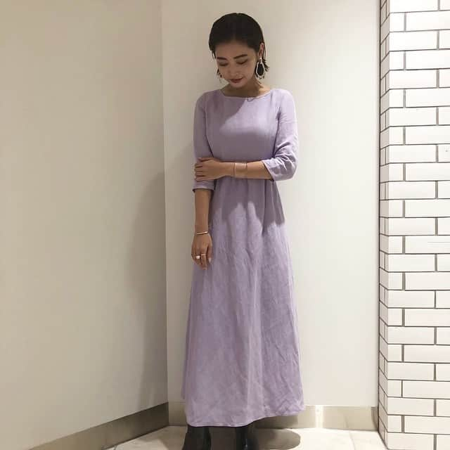 ルミネ有楽町さんのインスタグラム写真 - (ルミネ有楽町Instagram)「【LUMINE1/B1 FRAY I.D】 FRAY I.D LUMINE yurakucho B1 ・ new arrival ・ リネンロングワンピース ・ \22,680（intax） color BEG/LAV/NVY size 0/1 （staff 161cm 着用1サイズ） ・ バックスタイルに特徴のあるデザインで上品な肌見せを演出するシックなワンピー ス。 リネン混の柔らかな肌触りが特徴の素材を使用しました。 是非、店頭にてご覧くださいませ。 ・ #frayid #フレイアイディー #ルミネ有楽町 #19ss #ルミネ #lumine #onepiece #ワンピース #cordinate」3月21日 19時15分 - lumine_yurakucho