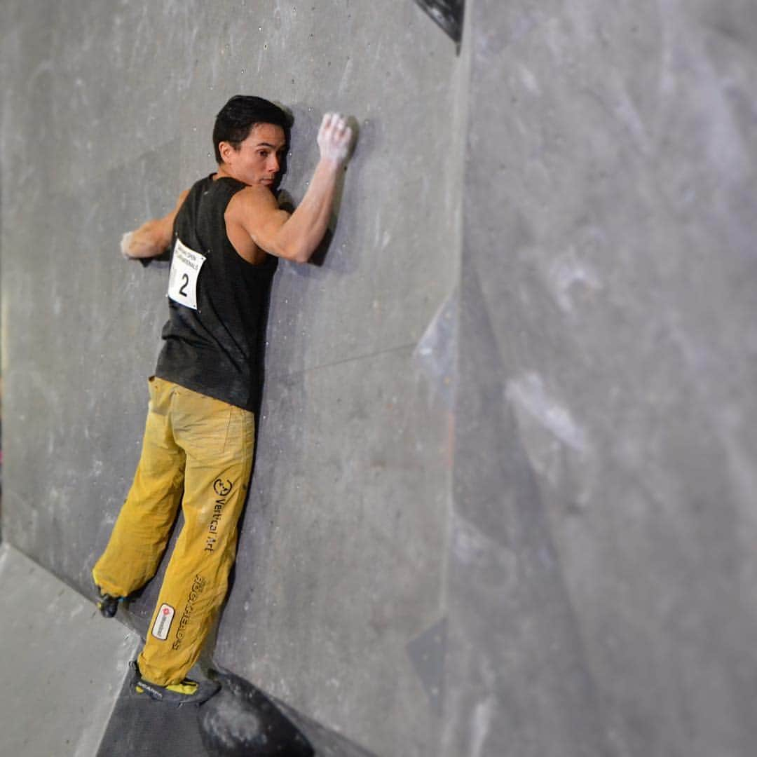 シーン・マコールさんのインスタグラム写真 - (シーン・マコールInstagram)「Saison coupe du monde commence vite! Heureusement j’ai pratiquer mes dalles à @verticalartclimbing ⠀⠀⠀⠀⠀⠀⠀⠀⠀ Avant le saison commence, rendez-vous à Studio Bloc pour leurs Masters 💪 ⠀⠀⠀⠀⠀⠀⠀⠀⠀ 📸 by @brianna.climbs ⠀⠀⠀⠀⠀⠀⠀⠀⠀ ⠀⠀⠀⠀⠀⠀⠀⠀⠀ ⠀⠀⠀⠀⠀⠀⠀⠀⠀ ⠀⠀⠀⠀⠀⠀⠀⠀⠀ ⠀⠀⠀⠀⠀⠀⠀⠀⠀ @adidasterrex | @scarpana | @joerockheads | @verticalartclimbing | @flashedclimbing | @perfect_descent #verticalart #climbing #train #canada #instagood #picoftheday #photooftheday #athlete #igers #amazing #sports #fitspo #gymlife #power #fitfam #adventure #fitness #work #workhard #workout #strength #challenge #follow #ninja #gym #fun」3月21日 19時16分 - mccollsean