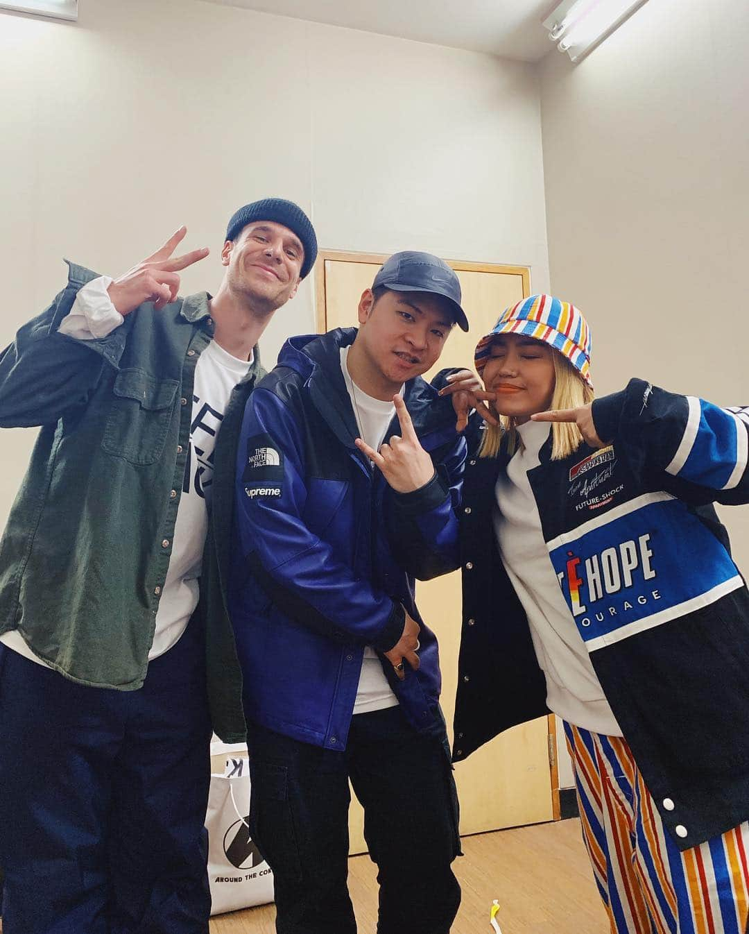 RIEHATAさんのインスタグラム写真 - (RIEHATAInstagram)「@feedbackkorea 🙏🌹🇰🇷 三枚目の真ん中の方: one of the best Poppin dancers in the world @h0zin 🤯💥」3月21日 19時20分 - riehata