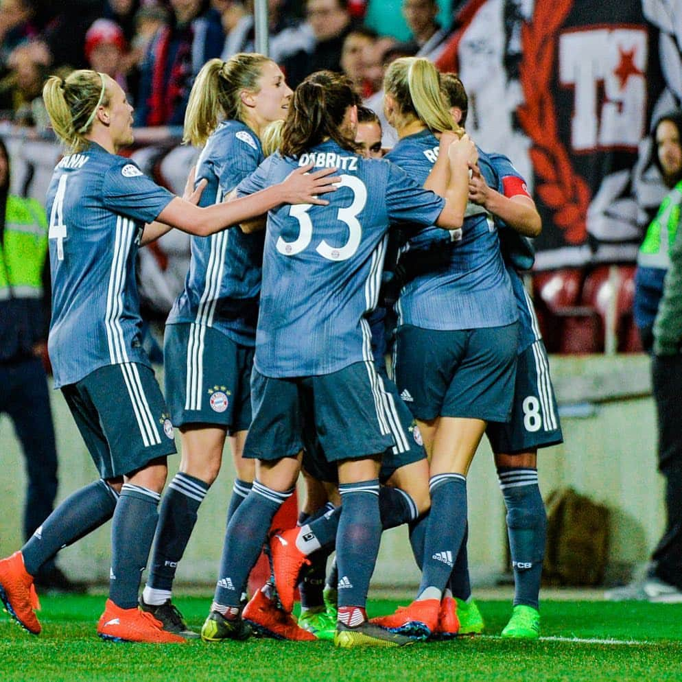 Verena Faisstさんのインスタグラム写真 - (Verena FaisstInstagram)「⚡️⚡️⚡️ Nächsten Mittwoch gehts vor heimischen Fans am FC Bayern Campus um den Einzug ins #uwcl Halbfinale! #vorfreude #roadtobudapest #together #team 🌪」3月21日 19時33分 - vereni2205