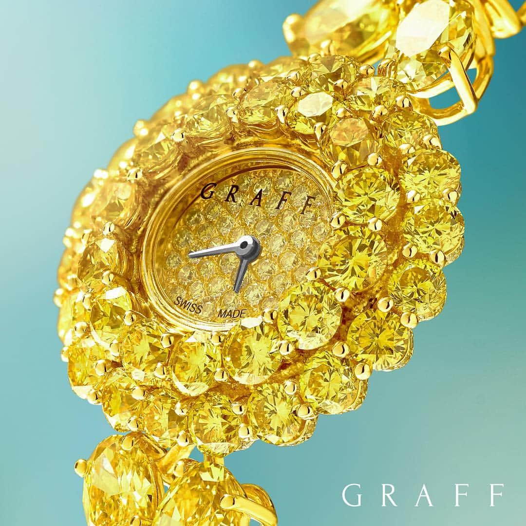 Graffさんのインスタグラム写真 - (GraffInstagram)「Rare jewels that tell the time. • Oval Fancy Vivid Yellow diamond watch, 32cts #baselworld2019 #graffdiamonds」3月21日 19時42分 - graff