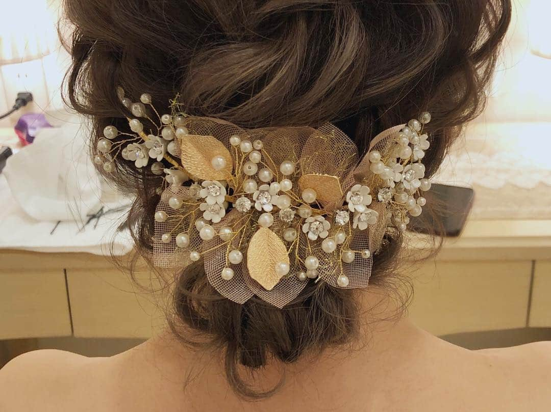 yu nakamura ヘアアレンジ hairarrangeさんのインスタグラム写真 - (yu nakamura ヘアアレンジ hairarrangeInstagram)「ヘッドドレスが可愛いすぎた😍  #wedding#weddingdress #jenniferbehr #レイフィールド #rayスタイル#一宮市#名古屋#栄#ヘアアレンジ#미장원#头发颜色#헤어스타일링#ドライフラワー#haircolor#前撮り#成人式#サロンモデル#パーティーヘア#yuヘアアレンジ#スカーフ#スカーフアレンジ#ヘッドドレス」3月21日 20時04分 - desir_yu