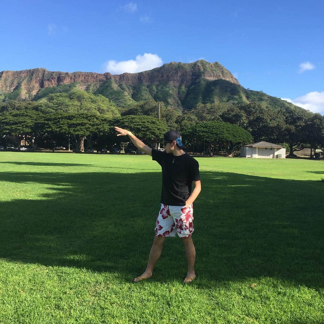 高野海琉さんのインスタグラム写真 - (高野海琉Instagram)「🌺ハワイ🌺  ハワイ最高〜全部いい〜「食」もいいし〜海も〜風も〜気温も大好き〜はぁ〜🙂 本当に最高………だったなぁ。 ちょうど一年前ですぅ  #ハワイ #ハワイアンズ #噴火 #ハッシュタグ」3月21日 19時57分 - kyle_taka1227