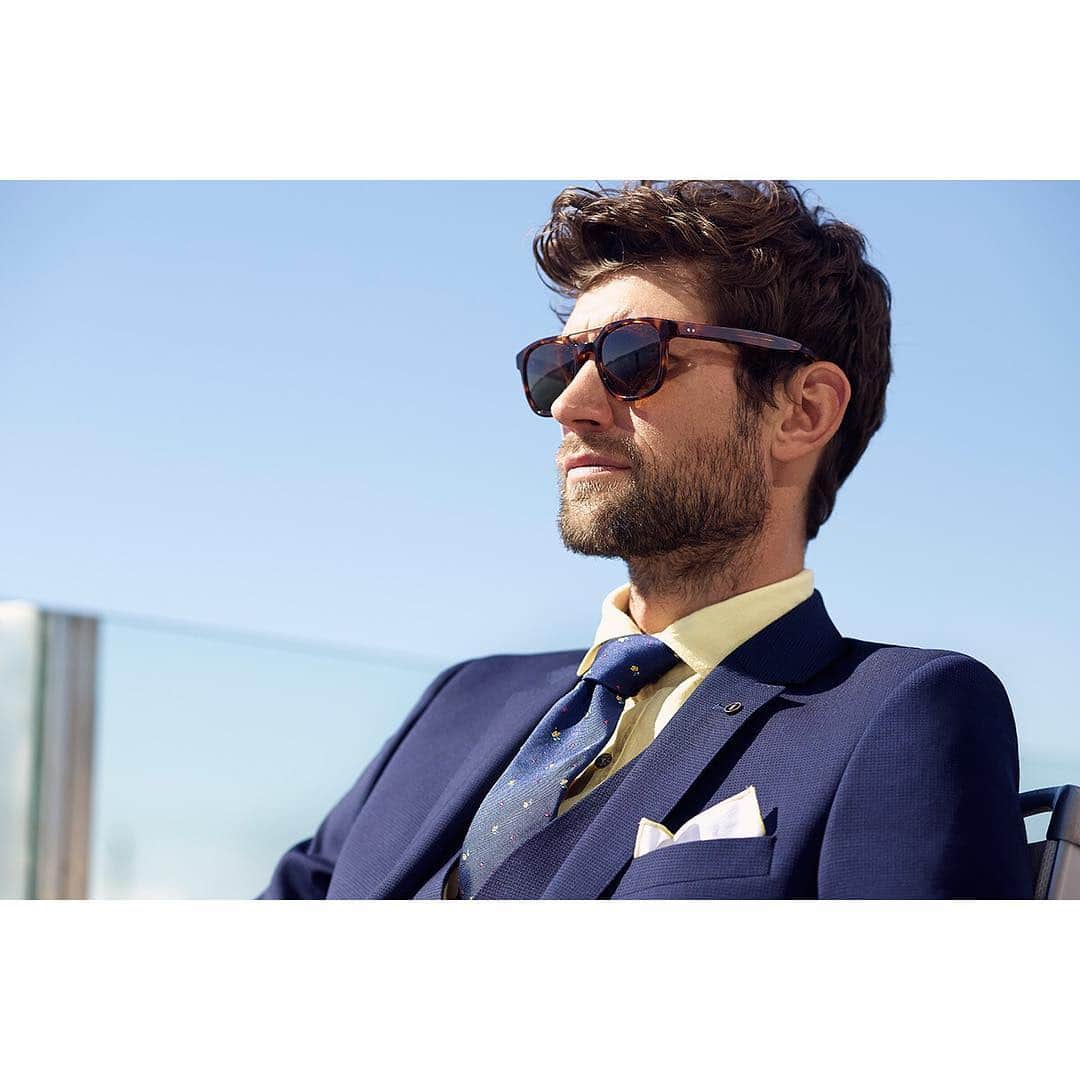 のインスタグラム：「NAUTICAL VIBES | El mar es la inspiración y la exclusividad es la clave para crear looks que no dejan a nadie indiferente. 🌊  The sea is the inspiration and exclusivity is the key to creating amazing looks. ► Nueva colección primavera/verano 2019 ya disponible en tiendas y online. New Spring/Summer Collection 2019, already available in stores and at florentino.com  #TheArtOfSailing #linkinbio #nuevacolección #newcollection #florentino #SS19」