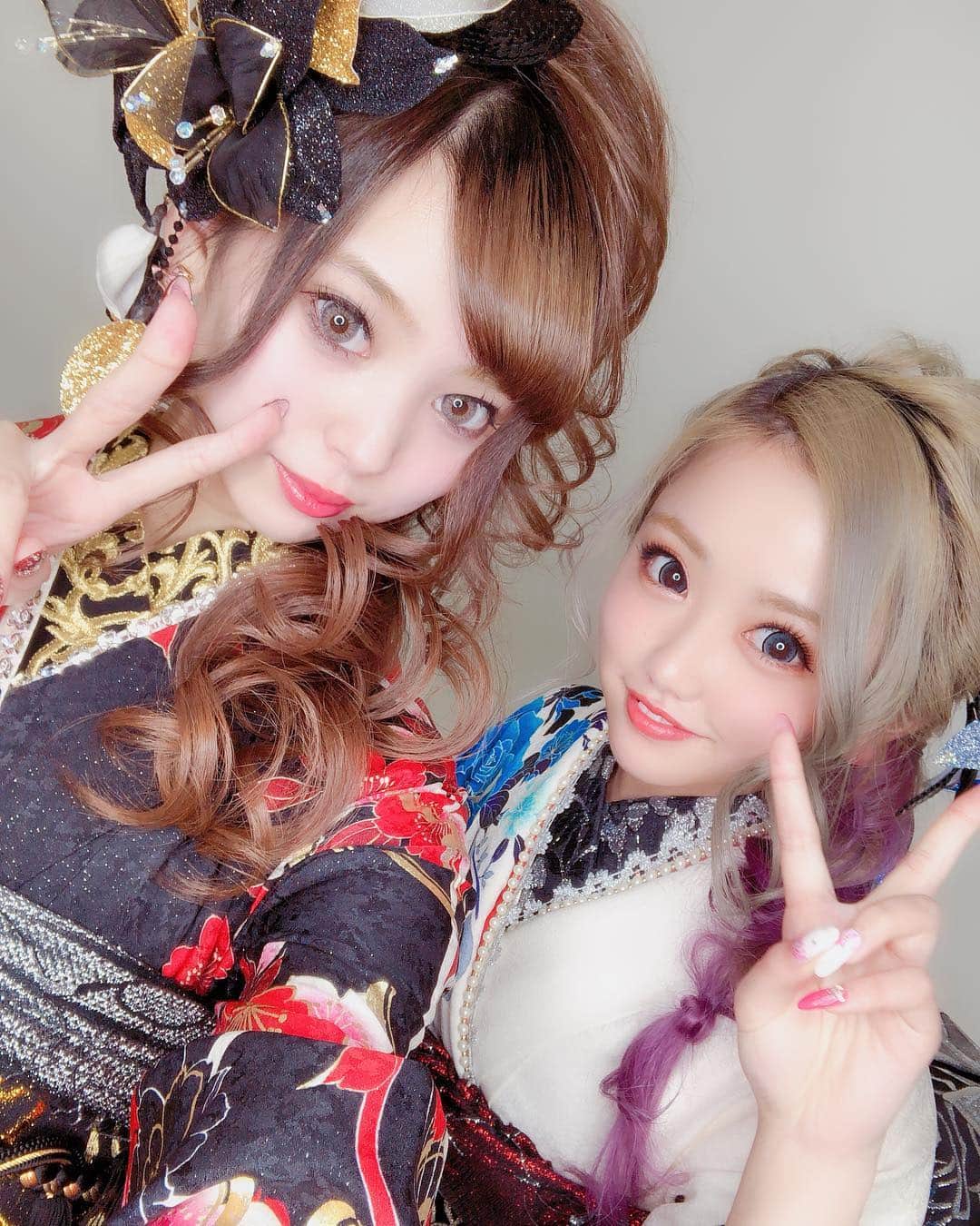 のインスタグラム：「. リセリンちゃんと💙 . #成人式 #振袖 なら #和の刻 🌙.*·̩͙ 早期割引もあるかも✌️💜 . #振袖ヘア #viviennewestwood #ootd #japan #selfies #selfie  #osaka #日本 #tokyo #make #fashion #Followme #instaFashion #l4l #flf #instalike #likeforlike #kimono」