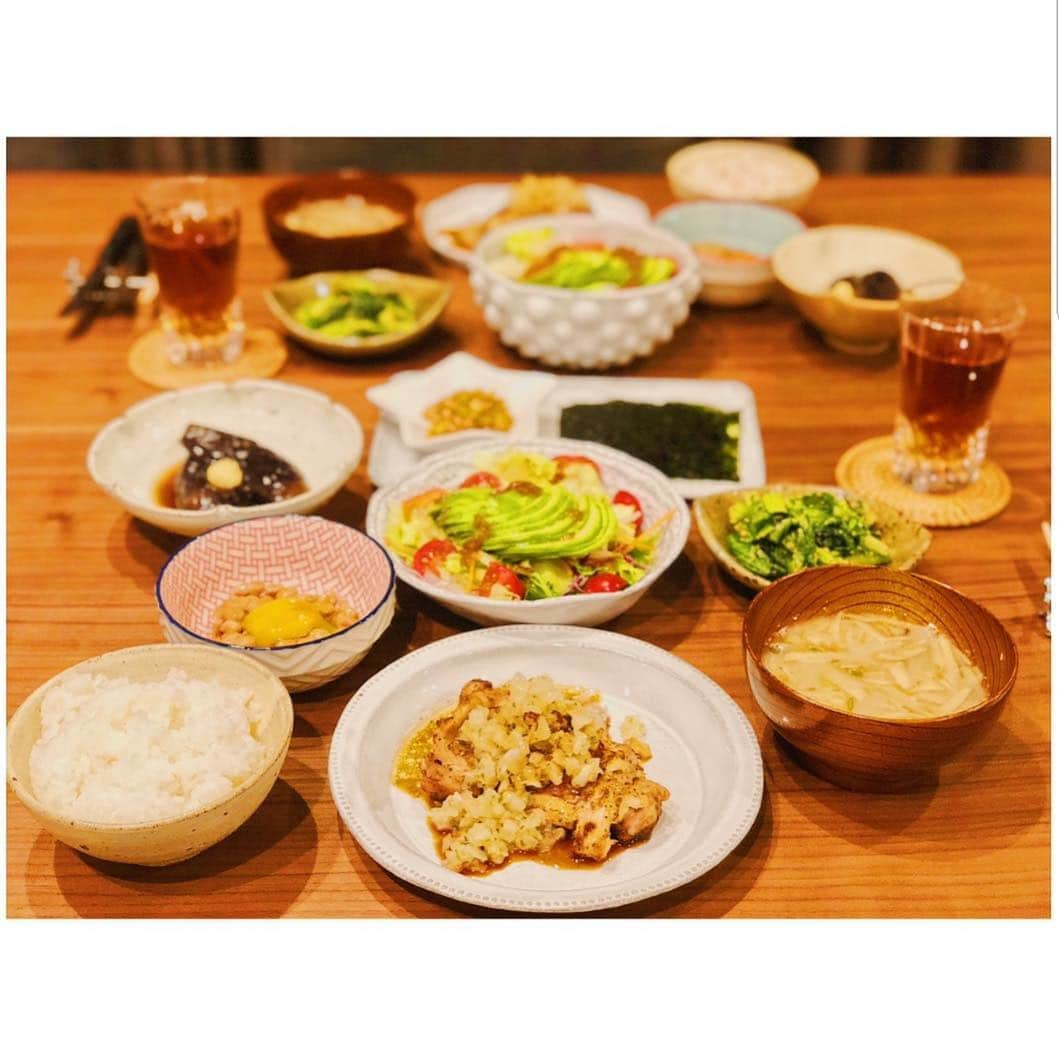 高梨臨さんのインスタグラム写真 - (高梨臨Instagram)「野菜もりもりもり。 うつわ買いに行きたいな。#高梨食堂」3月21日 20時16分 - rintakanashi_official