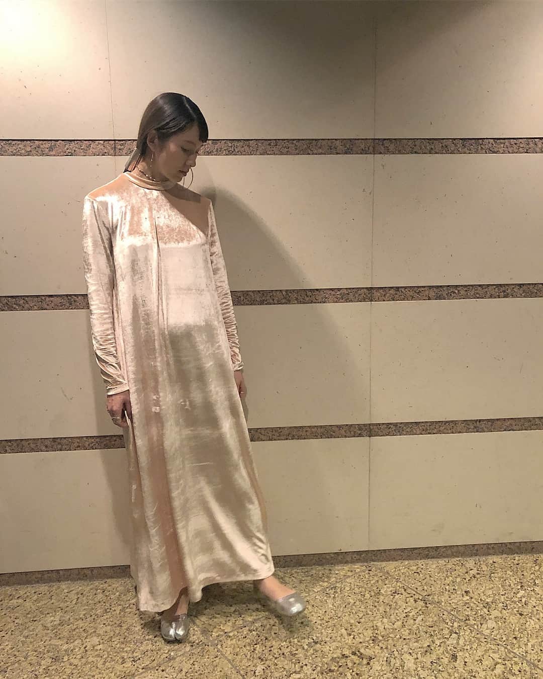 三苫愛さんのインスタグラム写真 - (三苫愛Instagram)「先日の @yslbeauty のディナーは @yoshinooyakawa に作ってもらったドレスでした。妊婦でも苦しくなくて背中も空いたデザインでかわいい。 @pluietokyo のスタッフの子に人気だったからまた作ることも考えてます、、♡」3月21日 20時28分 - ai_mitoma