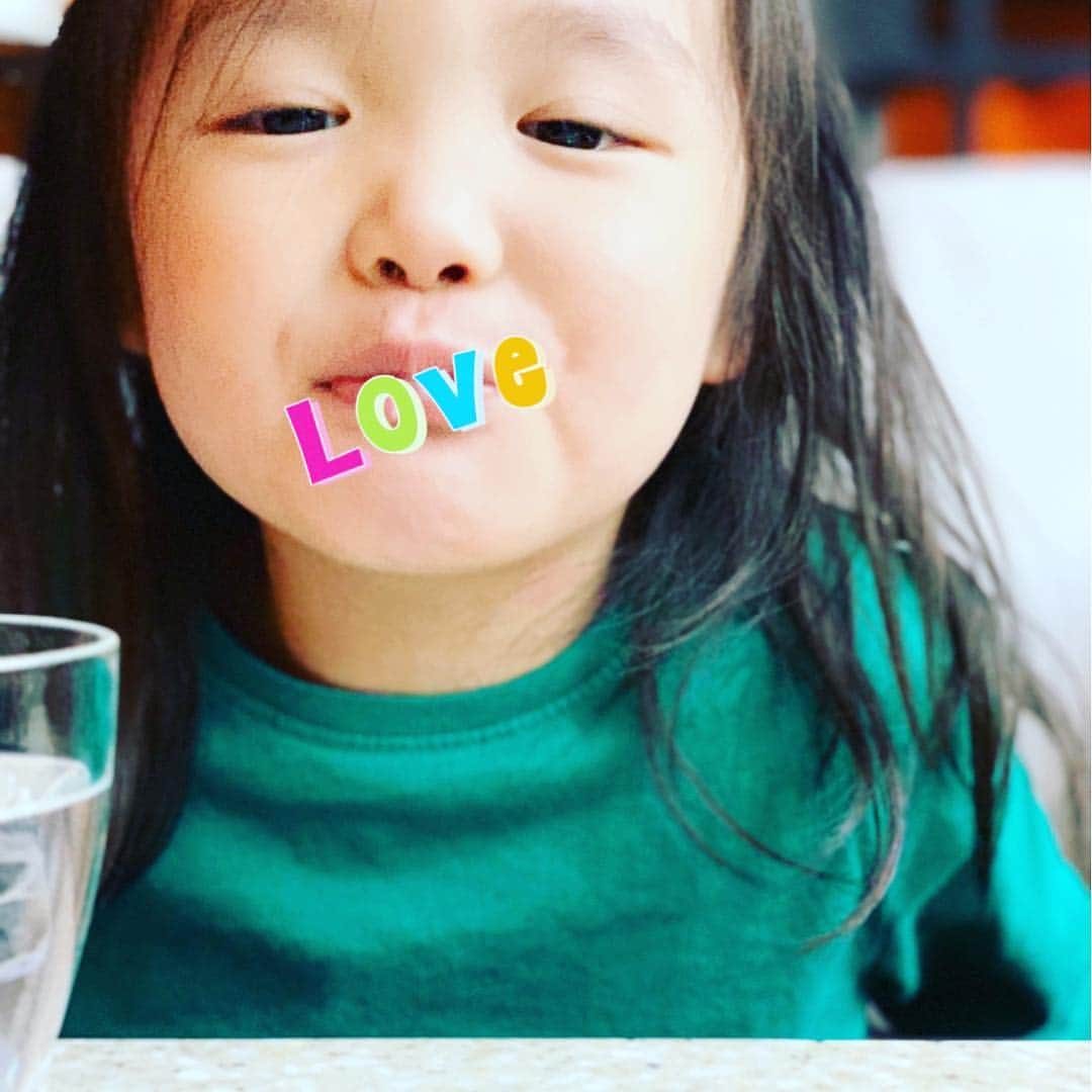 内藤陽子のインスタグラム：「この前のボールプールとパフェの休日👱‍♀️楽しかったなぁ💘 4歳3ヶ月、どんどん女子になってく。どんどん仲良くなってる。#幸福感」