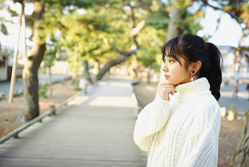 栗田桃花さんのインスタグラム写真 - (栗田桃花Instagram)「前の投稿にたくさんのいいね、コメントありがとうございます🙏💖少しずつ返信していきます✨  #三保の松原 #神の道#横顔 #くりもも #くりももすたいる」3月21日 20時38分 - kurimomo330