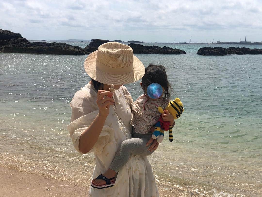犬山紙子さんのインスタグラム写真 - (犬山紙子Instagram)「海綺麗すぎだし気温ちょうどいいしもうすでに戻りたい #いぬチャゲ」3月21日 20時43分 - inuyamakamiko