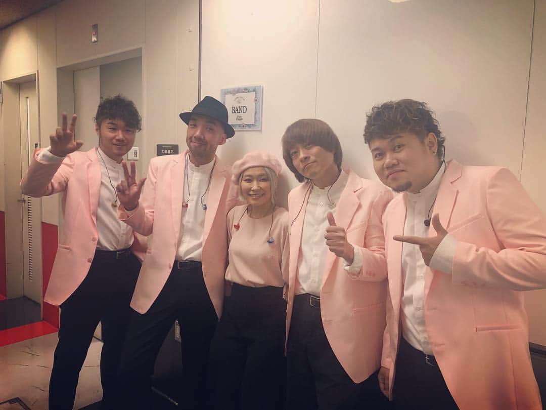 若森さちこさんのインスタグラム写真 - (若森さちこInstagram)「SUPERJUNIOR-RYEOWOOK SPECIAL LIVE 「Bom Voyage 」終わっちゃいました！3本だけなんて勿体ない😭リョウクの歌声、ホント最高でした。  久しぶりのKRYBANDのみんなと。  また会う日までー！  #superjunior #ryeowook #percussion #kryband #リョウク #皆川真人 #國武建臣 #遠山哲朗 #堀井慶一 #若森さちこ #よしっ！」3月21日 20時46分 - pistachico