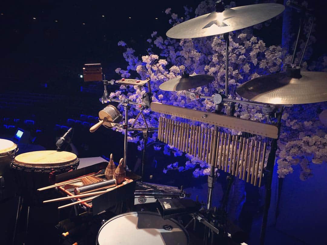 若森さちこさんのインスタグラム写真 - (若森さちこInstagram)「SUPERJUNIOR-RYEOWOOK SPECIAL LIVE 「Bom Voyage 」終わっちゃいました！3本だけなんて勿体ない😭リョウクの歌声、ホント最高でした。  久しぶりのKRYBANDのみんなと。  また会う日までー！  #superjunior #ryeowook #percussion #kryband #リョウク #皆川真人 #國武建臣 #遠山哲朗 #堀井慶一 #若森さちこ #よしっ！」3月21日 20時46分 - pistachico
