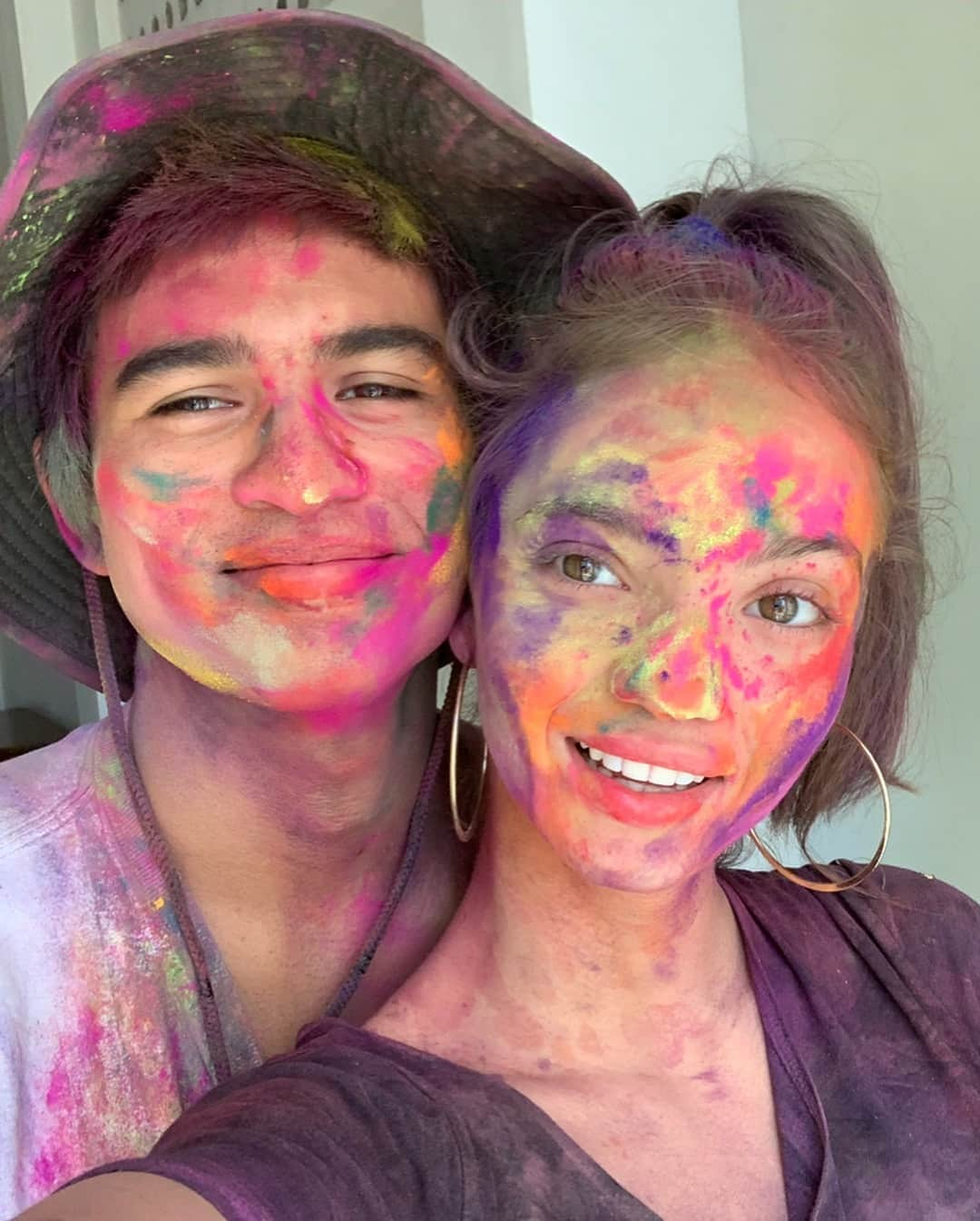 Inka Williamsさんのインスタグラム写真 - (Inka WilliamsInstagram)「Welcoming Spring with all of the colours I can imagine... as you can see from our faces🤷🏽‍♀️😅 We didnt last very long but we tried to stay in the quiet parts of town as we heard it would be hectic in the main areas. Holi signifies the end of winter ~ the arrival of spring; the blossoming of nature & love. It is a day to meet, play, forgive and forget! It was a little bit intense, but I would just run away from people and had to be very strong and hard with them. Appart from that, India is soo beautiful and there is an infinite amount to see and experience! Just be safe if you are ever thinking of coming for Holi festival, just like you should whenever you’re travelling anywhere in general. But as a woman, Be strong and know how to say no! Like always! (My bitch face was firing today) and i learnt some Indian swear words as well that my new Indian friend Angelie taught me the other day 🔥 😂 the bad words were actually the easiest ones to remember 🤭😳」3月21日 20時51分 - inkawilliams