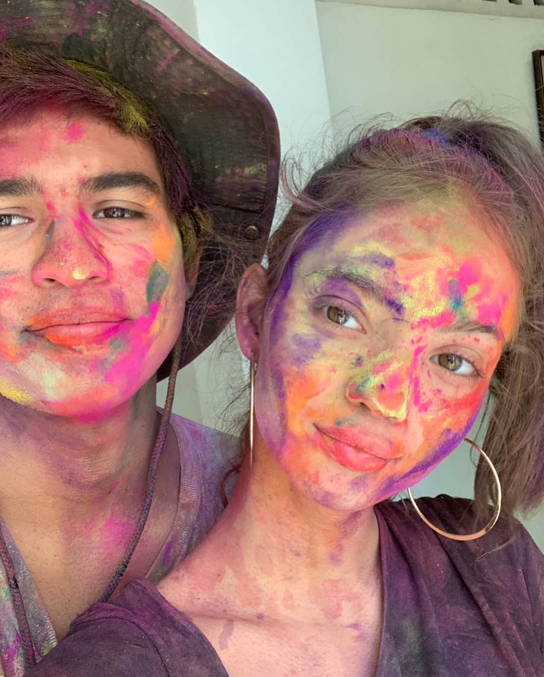 Inka Williamsさんのインスタグラム写真 - (Inka WilliamsInstagram)「Welcoming Spring with all of the colours I can imagine... as you can see from our faces🤷🏽‍♀️😅 We didnt last very long but we tried to stay in the quiet parts of town as we heard it would be hectic in the main areas. Holi signifies the end of winter ~ the arrival of spring; the blossoming of nature & love. It is a day to meet, play, forgive and forget! It was a little bit intense, but I would just run away from people and had to be very strong and hard with them. Appart from that, India is soo beautiful and there is an infinite amount to see and experience! Just be safe if you are ever thinking of coming for Holi festival, just like you should whenever you’re travelling anywhere in general. But as a woman, Be strong and know how to say no! Like always! (My bitch face was firing today) and i learnt some Indian swear words as well that my new Indian friend Angelie taught me the other day 🔥 😂 the bad words were actually the easiest ones to remember 🤭😳」3月21日 20時51分 - inkawilliams
