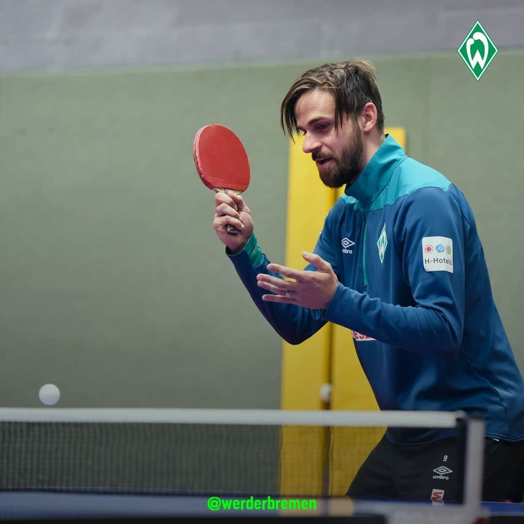 ヴェルダー・ブレーメンさんのインスタグラム写真 - (ヴェルダー・ブレーメンInstagram)「Wettkampfmodus 🔛🏓Stimmung 🔝 _______ #werder #bremen #svw #Training #Länderspielpause #Tischtennis #competition #virtuosen #Kruse #Klaassen #Harnik」3月21日 20時55分 - werderbremen