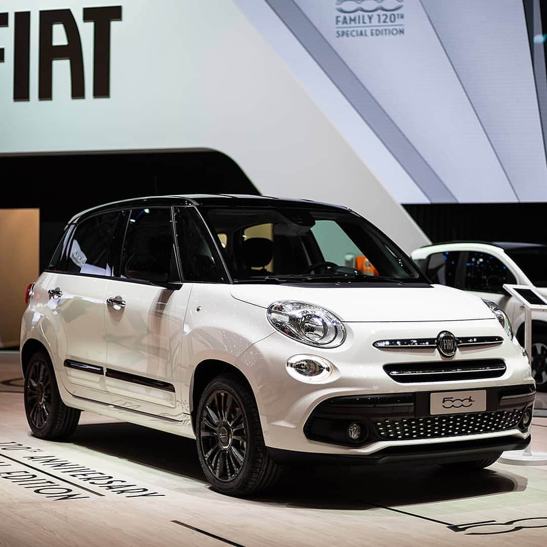 Fiat さんのインスタグラム写真 - (Fiat Instagram)「Make room for style. And for over 50 million songs ad-free. Connect to your favorite artists & playlists on board the New #Fiat500L 120TH where you can get up to 6 months of @AppleMusic ®. #Fiat120th #Fiat500L #Fiat」3月21日 21時01分 - fiat