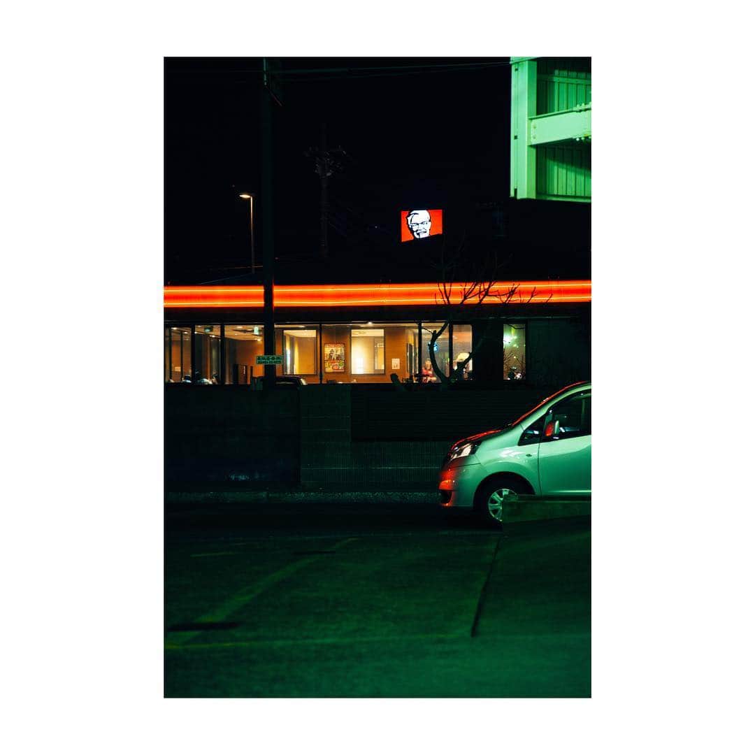 Hikaru Nakamuraさんのインスタグラム写真 - (Hikaru NakamuraInstagram)「これから夜散歩がどんどん増えて行くよ。  暖かくなってきたしね😌. . #ストリートスナップ #夜景 #風景 #ネオン #一眼レフ #デジイチ #平塚 #湘南 #hiratsuka #hiratsukagood #streetphotography #streetsnap #instagramjapan」3月21日 21時02分 - hikarunosuke